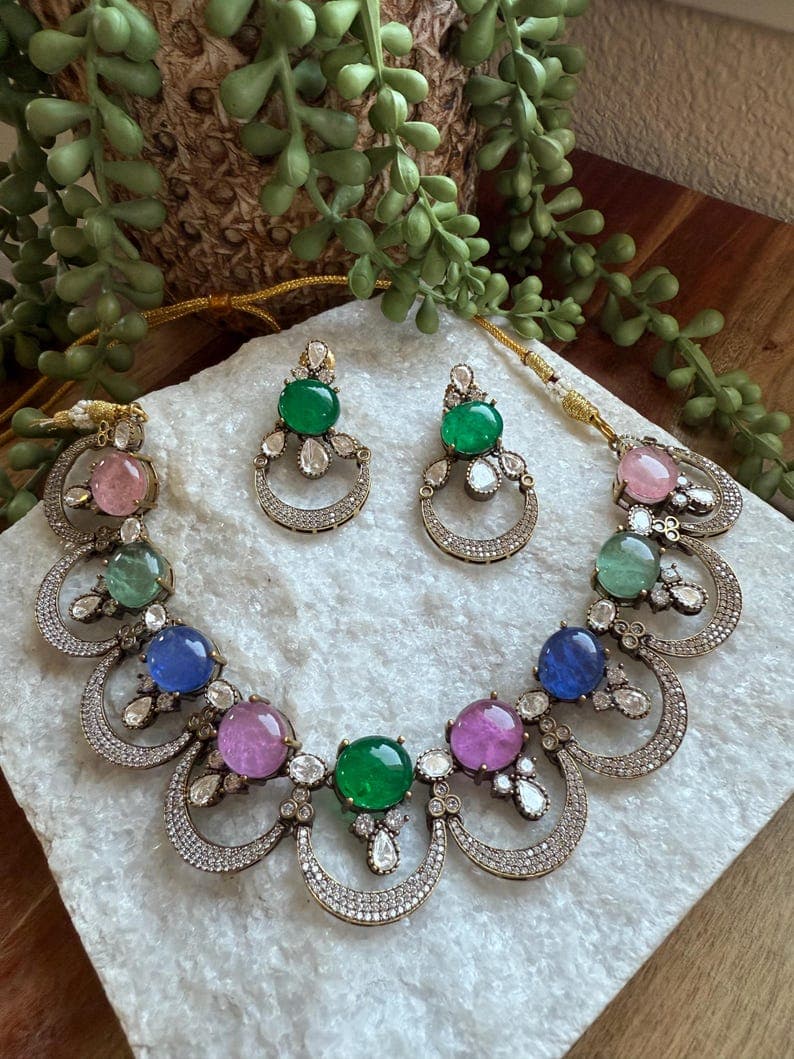 Doublet Stone Choker Necklace Set - Image 1