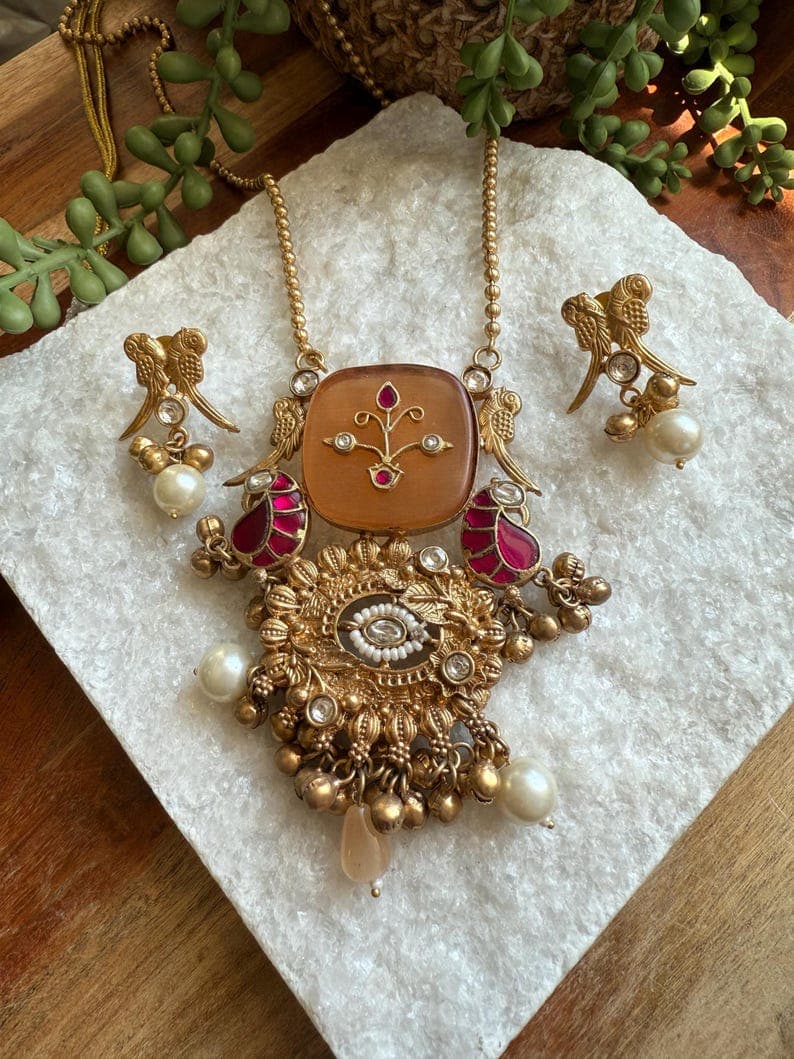 Inlay Parrot Pendant Necklace Set - Image 1