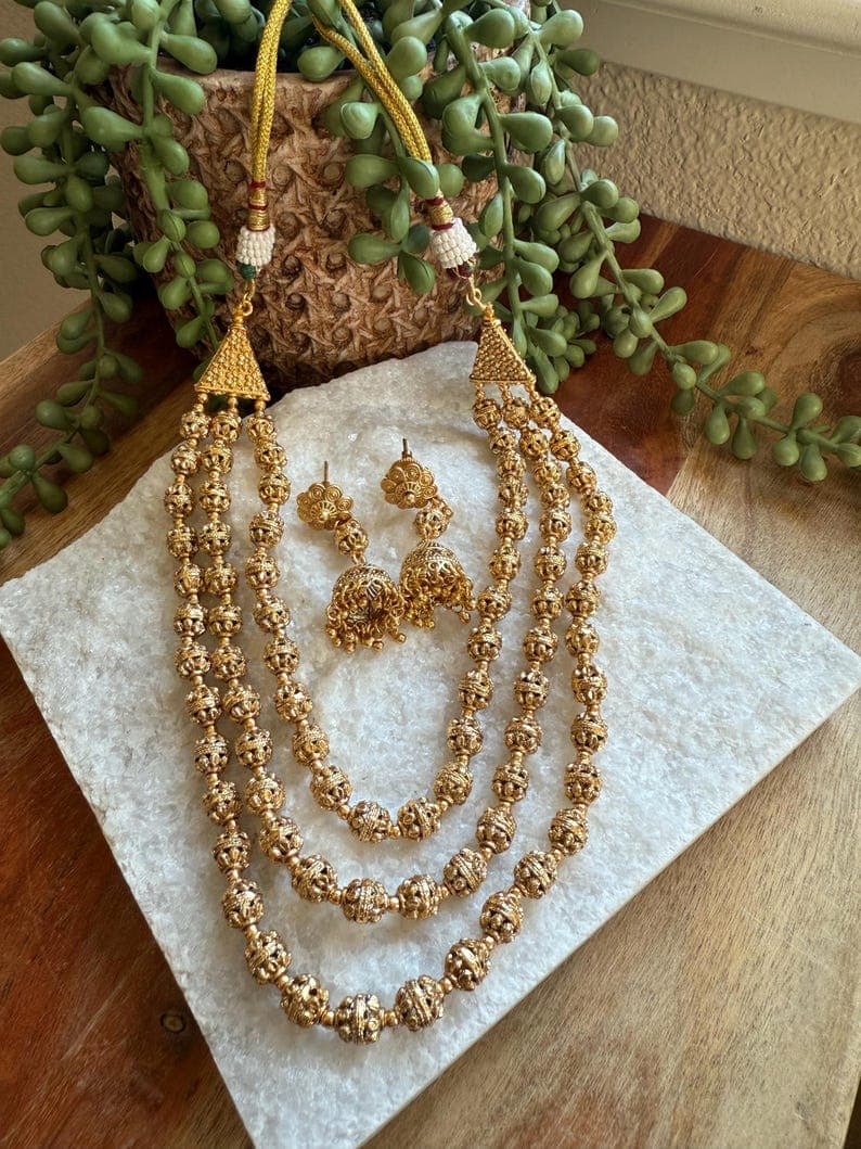 Gold Temple Jewelry Necklace Set - Image 1